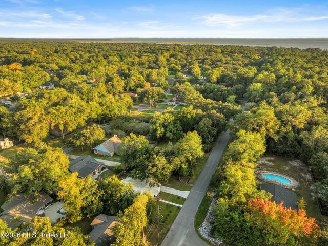 214 Simon Boulevard, Ocean Springs, MS 39564