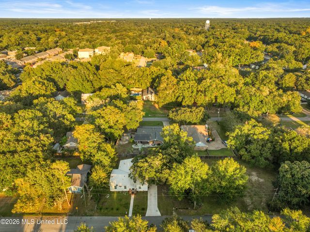 214 Simon Boulevard, Ocean Springs, MS 39564