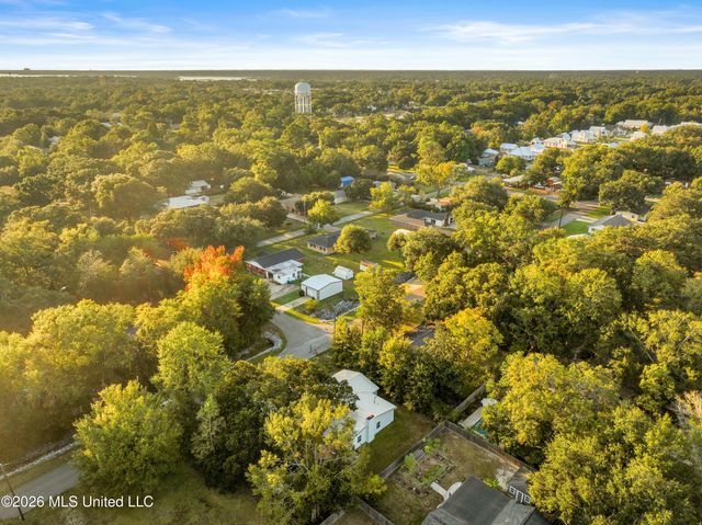 214 Simon Boulevard, Ocean Springs, MS 39564