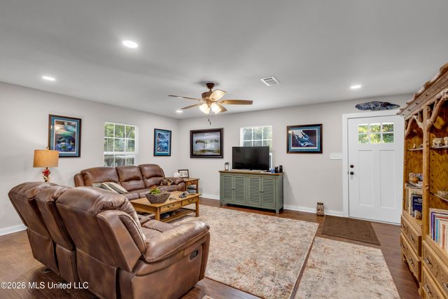 214 Simon Boulevard, Ocean Springs, MS 39564