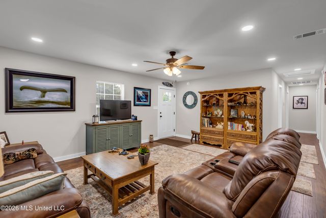 214 Simon Boulevard, Ocean Springs, MS 39564