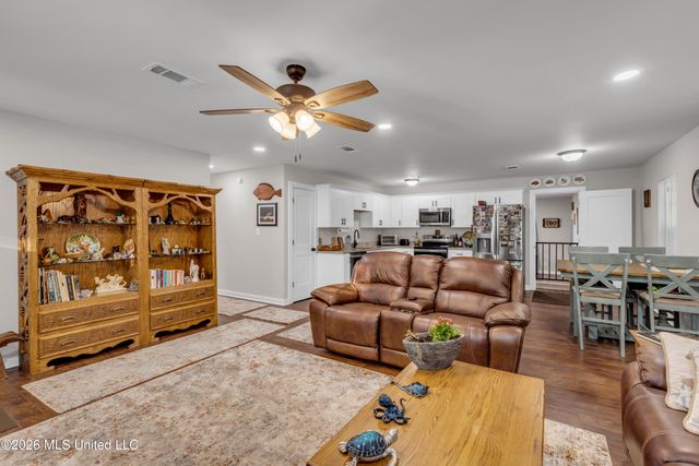 214 Simon Boulevard, Ocean Springs, MS 39564