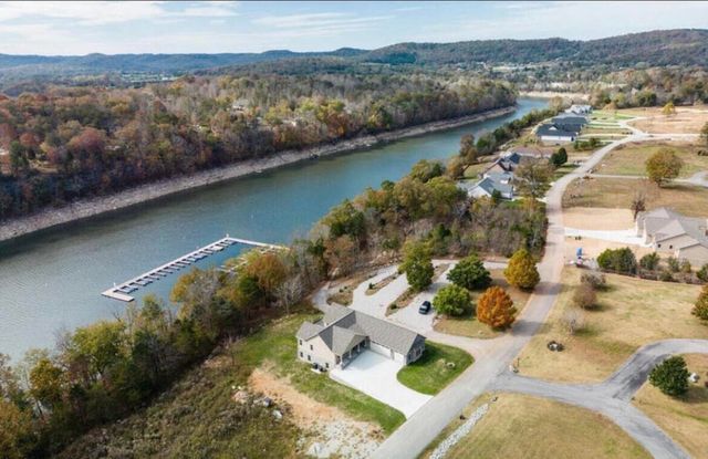 15-A W Canterbury Drive, Bronston, KY 42518