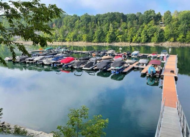 15-A W Canterbury Drive, Bronston, KY 42518