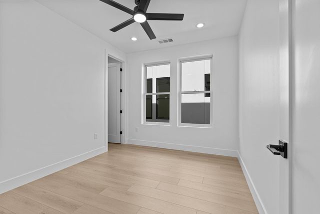 2817 Democracy Aly, Sacramento, CA 95816