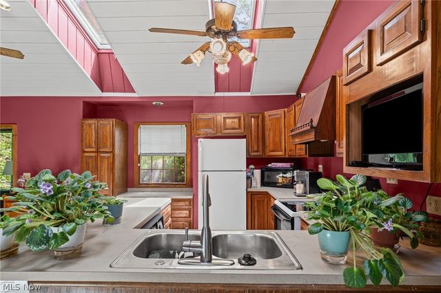22486 Macbeth Avenue, Fairview Park, OH 44126