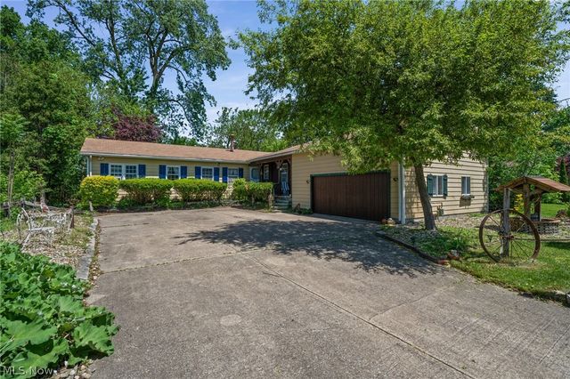 22486 Macbeth Avenue, Fairview Park, OH 44126