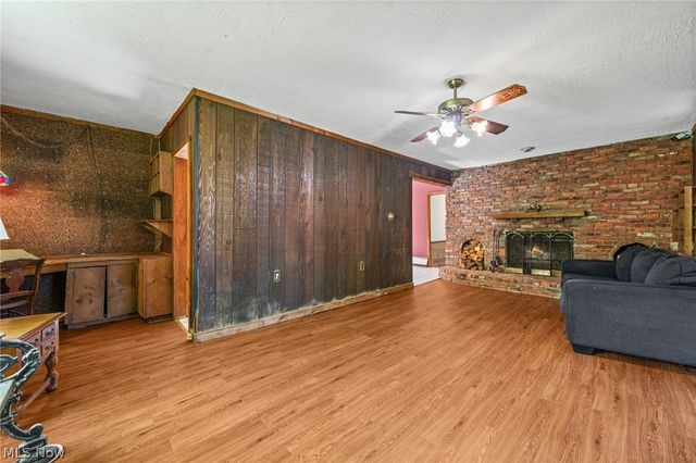 22486 Macbeth Avenue, Fairview Park, OH 44126