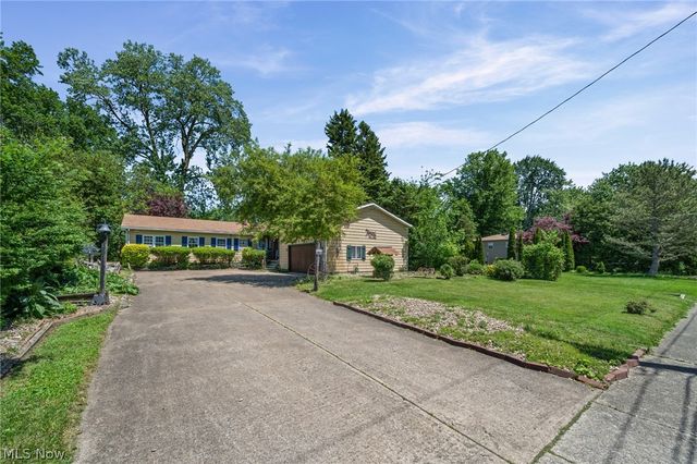 22486 Macbeth Avenue, Fairview Park, OH 44126