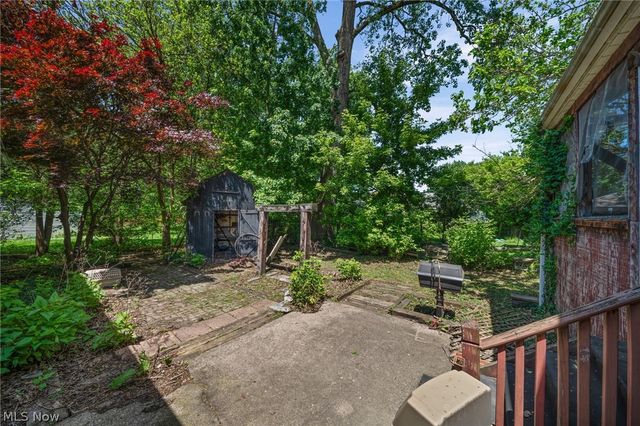 22486 Macbeth Avenue, Fairview Park, OH 44126