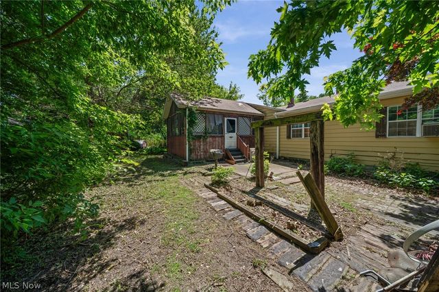 22486 Macbeth Avenue, Fairview Park, OH 44126