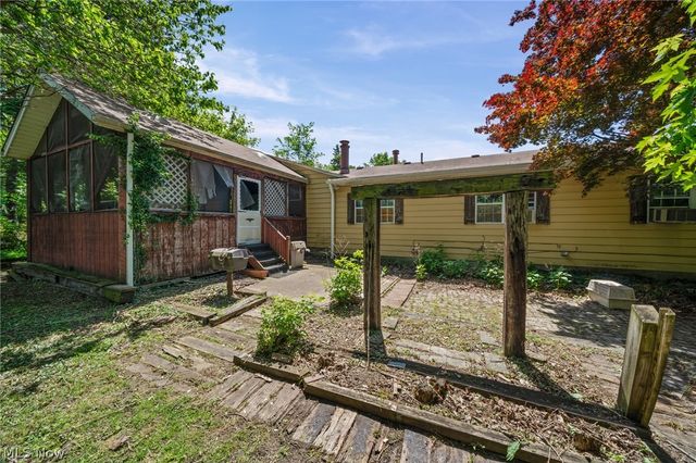 22486 Macbeth Avenue, Fairview Park, OH 44126