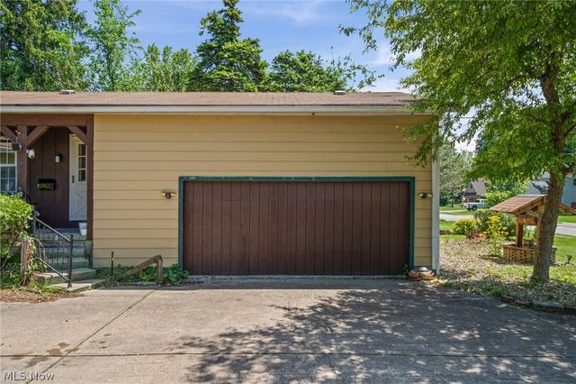 22486 Macbeth Avenue, Fairview Park, OH 44126