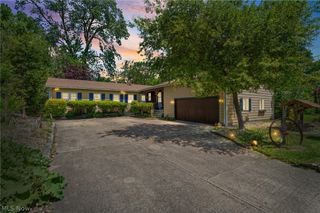 22486 Macbeth Avenue, Fairview Park, OH 44126