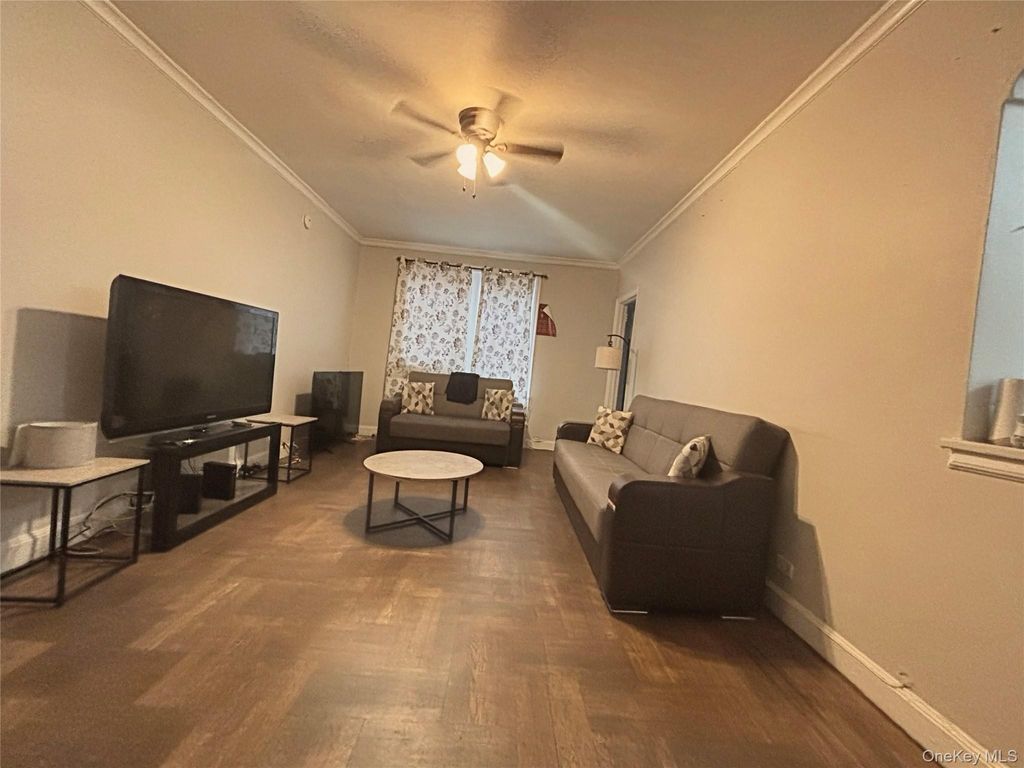 463 E 178 Street 4c, Bronx, NY 10457 — exterior