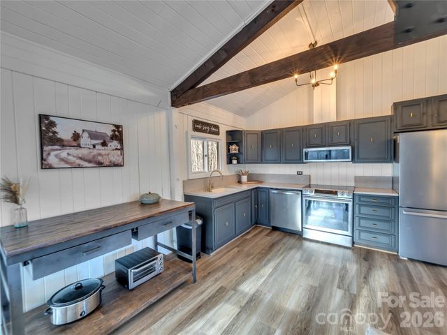 101 Upper Grouse Ridge Road, Beech Mountain, NC 28604