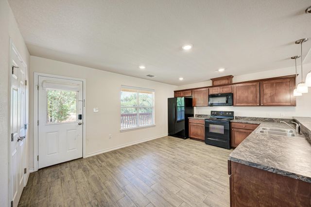 117 North Pass, Kingsland, TX 78639