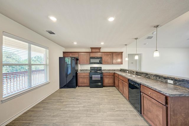 117 North Pass, Kingsland, TX 78639