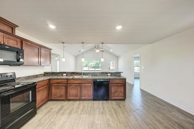 117 North Pass, Kingsland, TX 78639