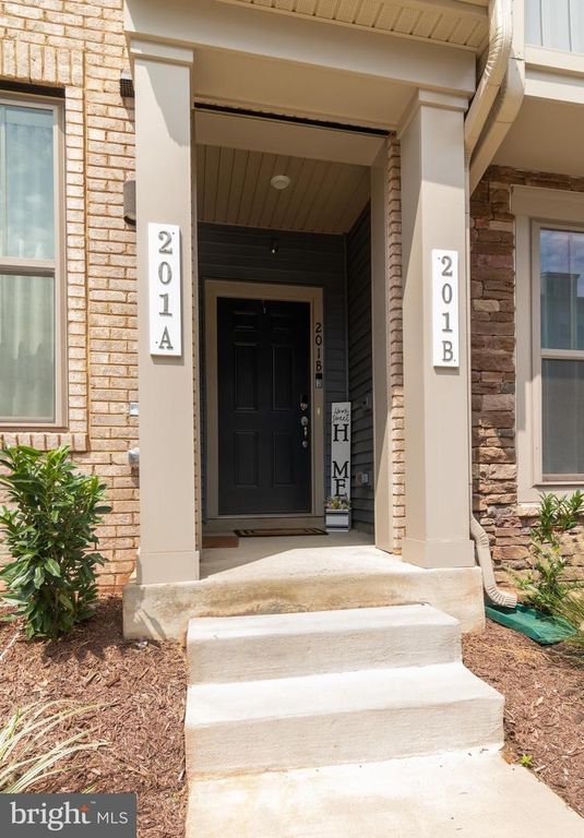 201-B PARK CENTRAL TER #B, Manassas Park, VA 20111