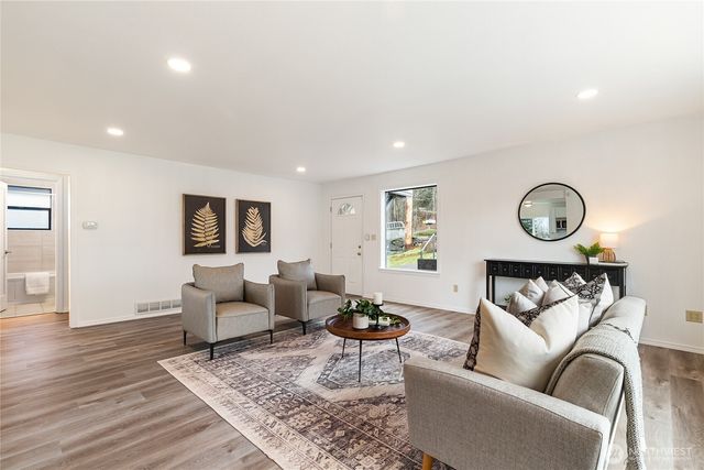 1803 Woburn Street, Bellingham, WA 98229