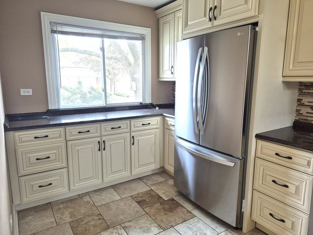 616 Claridge Circle, Hoffman Estates, IL 60169
