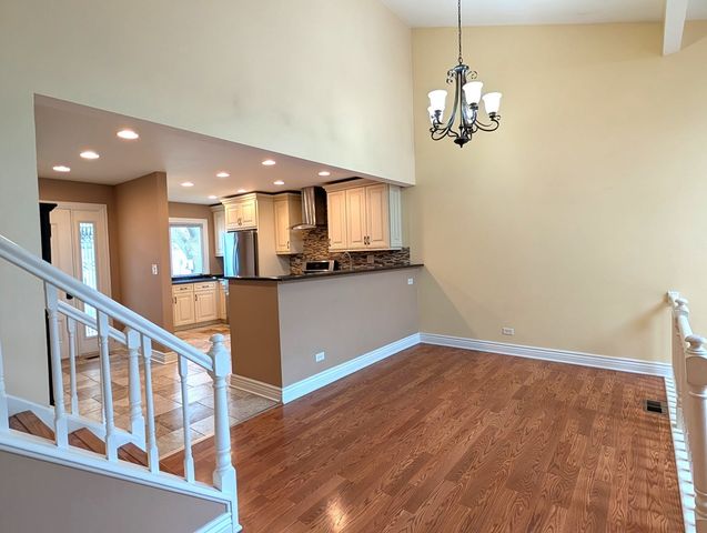 616 Claridge Circle, Hoffman Estates, IL 60169