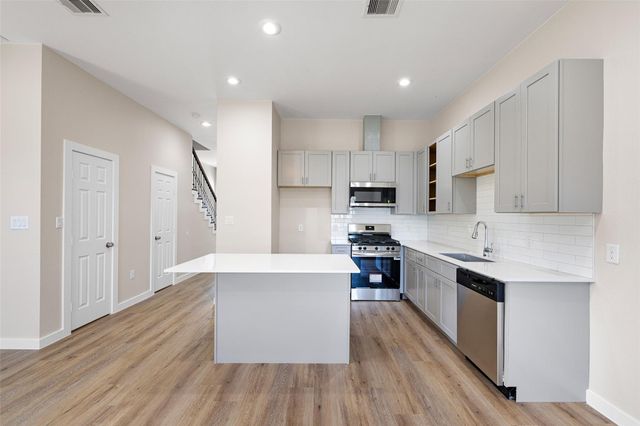 9409 Clinton Drive A, Houston, TX 77029