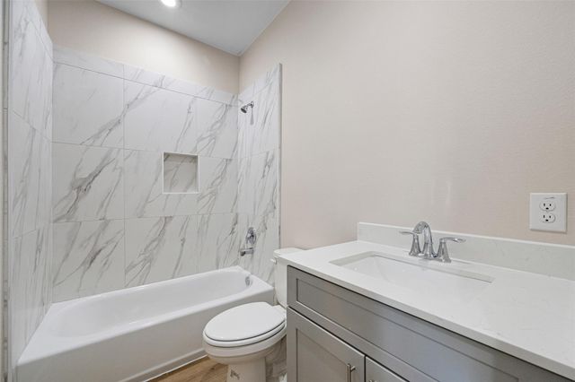 9409 Clinton Drive A, Houston, TX 77029