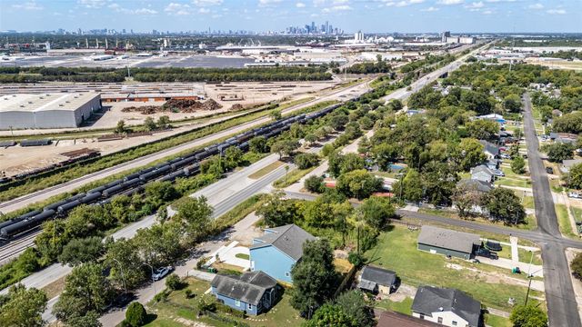 9409 Clinton Drive A, Houston, TX 77029