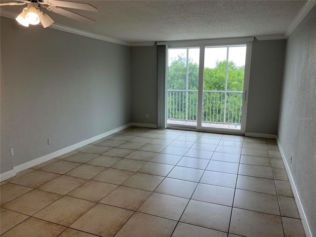 2610 COCONUT BAY LN LANE 733, Sarasota, FL 34237