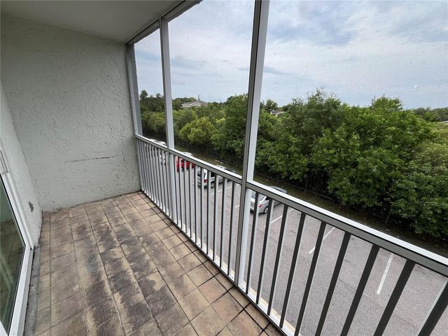 2610 COCONUT BAY LN LANE 733, Sarasota, FL 34237