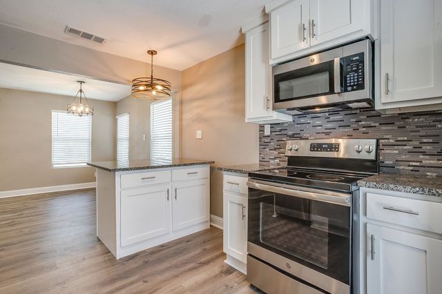 3221 Mccart Avenue, Fort Worth, TX 76110