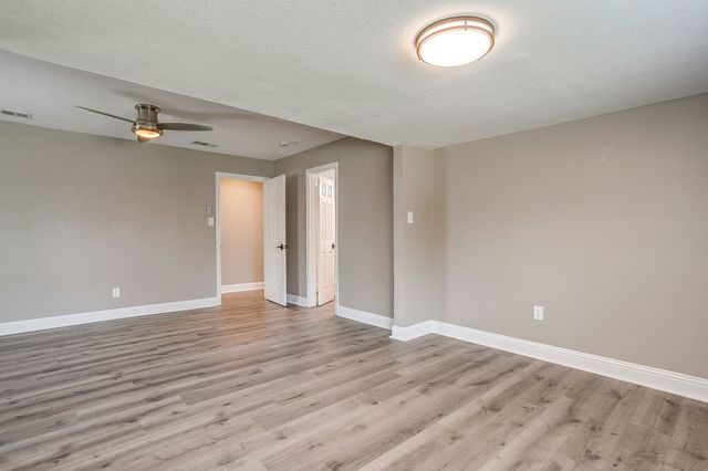 3221 Mccart Avenue, Fort Worth, TX 76110