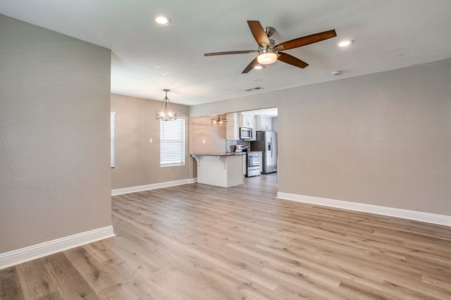 3221 Mccart Avenue, Fort Worth, TX 76110