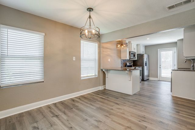 3221 Mccart Avenue, Fort Worth, TX 76110
