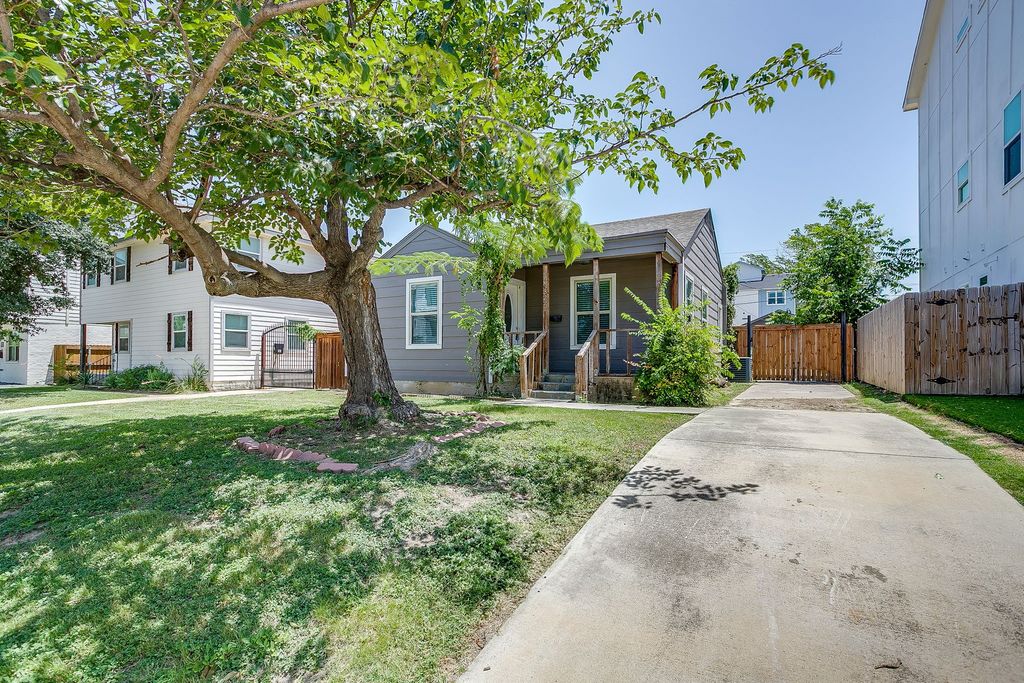 3221 Mccart Avenue, Fort Worth, TX 76110