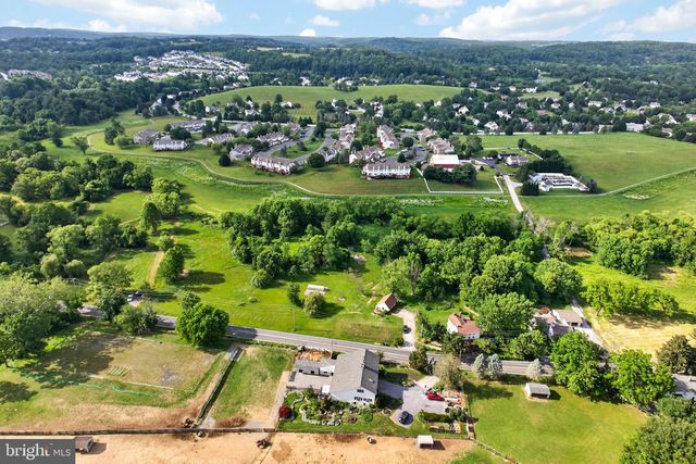 541 BYERS RD, Chester Springs, PA 19425