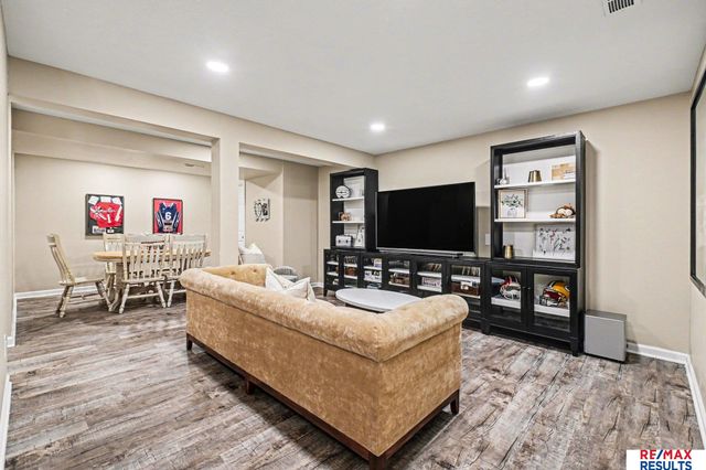 21938 Trailridge Boulevard, Elkhorn, NE 68022