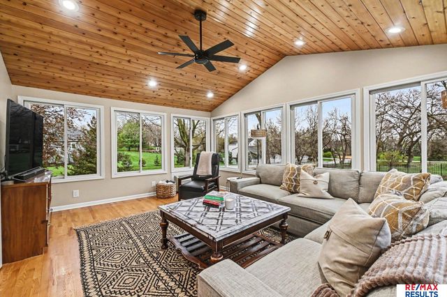 21938 Trailridge Boulevard, Elkhorn, NE 68022