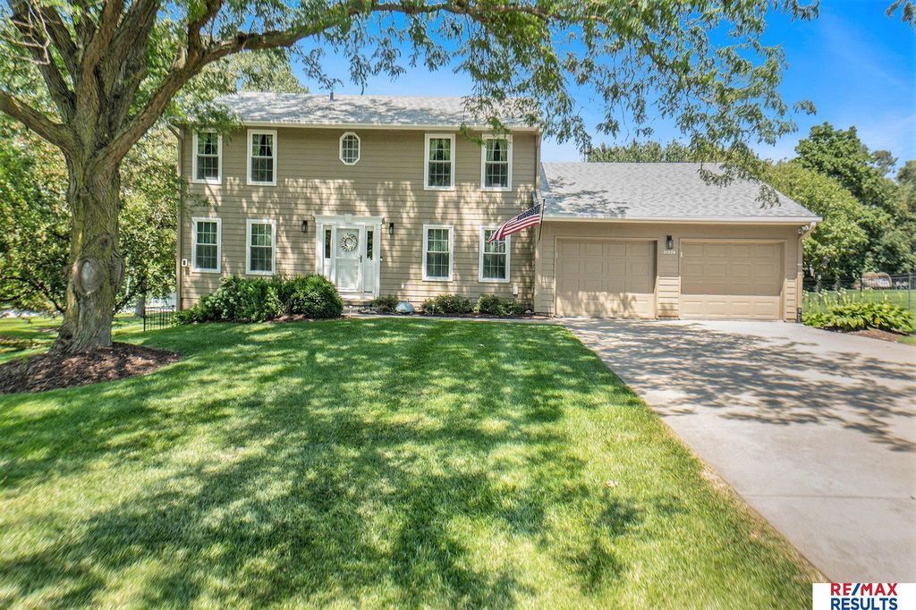 21938 Trailridge Boulevard, Elkhorn, NE 68022
