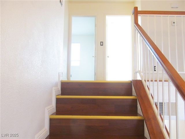 9125 Sparklewood Court, Las Vegas, NV 89129