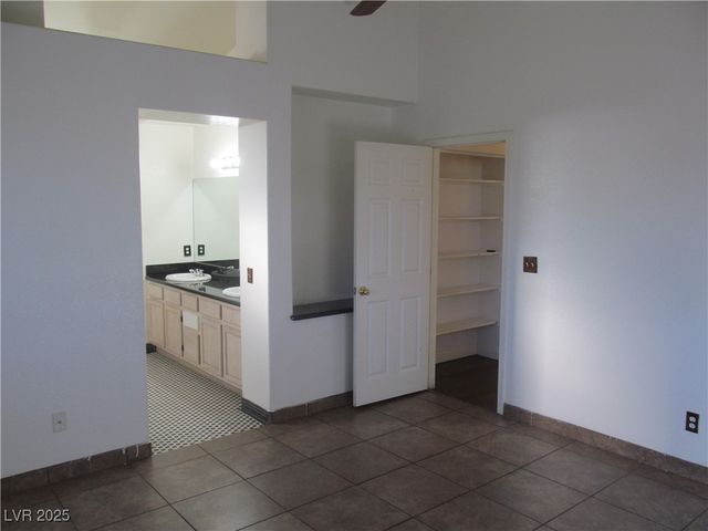 9125 Sparklewood Court, Las Vegas, NV 89129