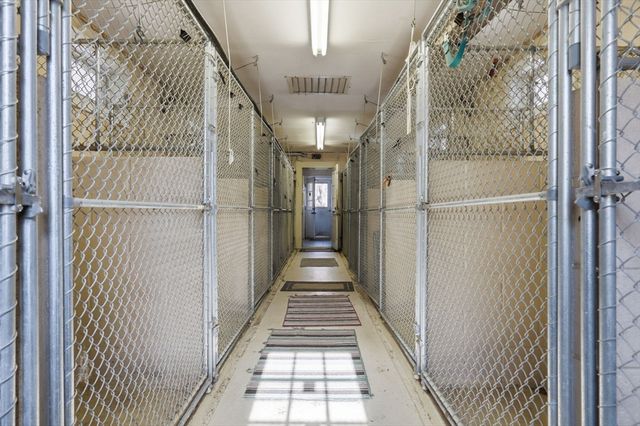 405 Rock Valley Rd, Holyoke, MA 01040