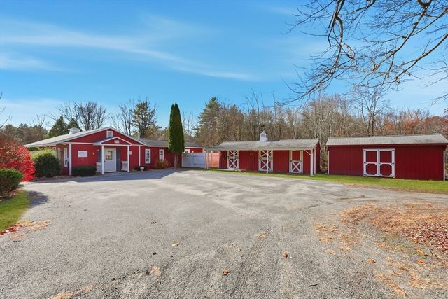 405 Rock Valley Rd, Holyoke, MA 01040