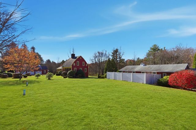 405 Rock Valley Rd, Holyoke, MA 01040
