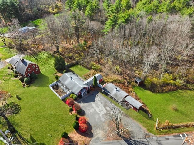 405 Rock Valley Rd, Holyoke, MA 01040