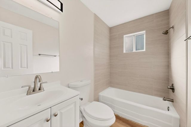 8316 Trumbull Avenue SE, Albuquerque, NM 87108