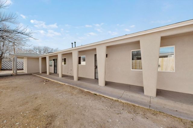 8316 Trumbull Avenue SE, Albuquerque, NM 87108
