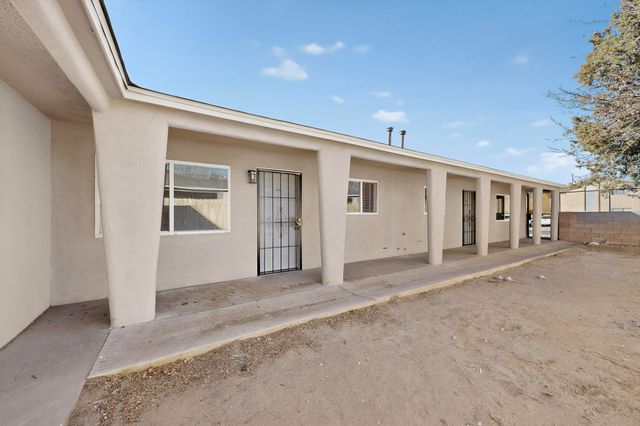 8316 Trumbull Avenue SE, Albuquerque, NM 87108